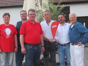 Bild HS (v.l.n.r.): Sibylle Teubl, Christian Fischer, Sascha Teubl, Bernd Wiedenmann, Ali Charif Al Affi, Heinz Surek